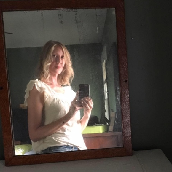 Meet your Posher, Ingrid - Picture 1 of 1